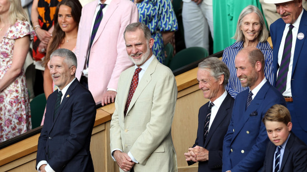 Wimbledon (United Kingdom), 13/07/2025.- Spanish King Felipe VI (2L) and Britain's William, Prince of Wales (2R) react after Jannik Sinner of Italy won the Men's Singles final match against Carlos Alcaraz of Spain at the Wimbledon Championships, Wimbledon, Britain, 13 July 2025. (Tenis, Príncipe de Gales, Italia, España, Reino Unido) EFE/EPA/NEIL HALL EDITORIAL USE ONLY