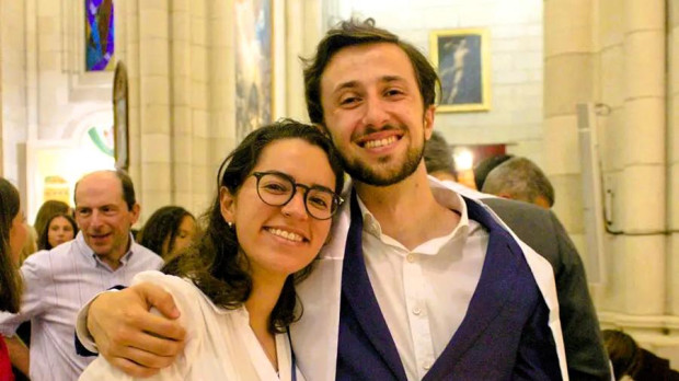 Adri, junto a la consagrada del Regnum Christi Helen González