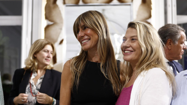 Begoña Gómez y Cristina Álvarez, asesora de Moncloa