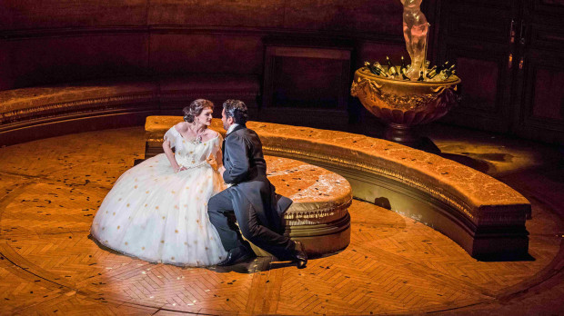 Dos intérpretes de la obra «La Traviata», de Giuseppe Verdi
