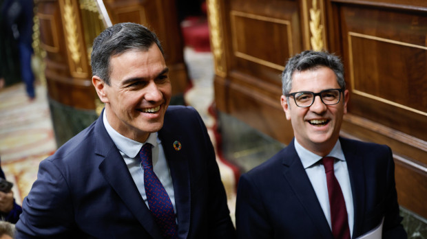 El presidente del Gobierno, Pedro Sánchez y el ministro de la Presidencia, Félix Bolaños