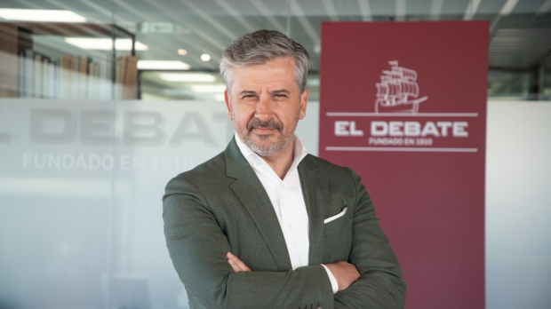 Alberto de Aza en la redacción de El Debate