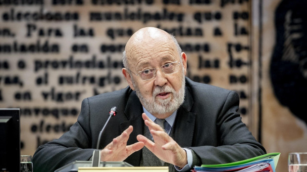 (Foto de ARCHIVO)
El Presidente del Centro de Investigaciones Sociológicas (CIS), José Félix Tezanos Tortajada, comparece ante la Comisión de Investigación sobre la gestión del CIS, en el Senado, a 9 de diciembre de 2025, en Madrid (España). Tezanos ha sido citado por el Partido Popular después de denunciar el “falseamiento” de las encuestas.

A. Pérez Meca / Europa Press
09/12/2025