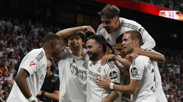 MADRID, 23/05/2026.- Los jugadores del Real Madrid celebran el 1-0, durante el partido de la última jornada de LaLiga que Real Madrid y Athletic Club disputan este sábado en el estadio Santiago Bernabéu. EFE/JJ Guillén