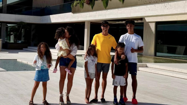 Cristiano Ronaldo con sus hijos