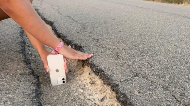 De acuerdo con AUGC, este socavón provocó un accidente en Córdoba