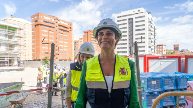 La ministra de Vivienda, Isabel Rodríguez, visita las obras de construcción de unas viviendas en Valladolid