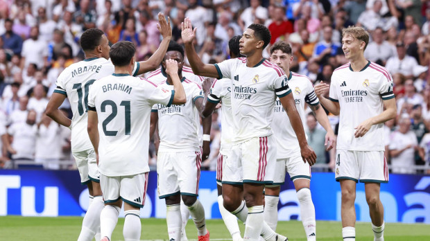 Los jugadores del Real Madrid celebran un gol ante el Málaga