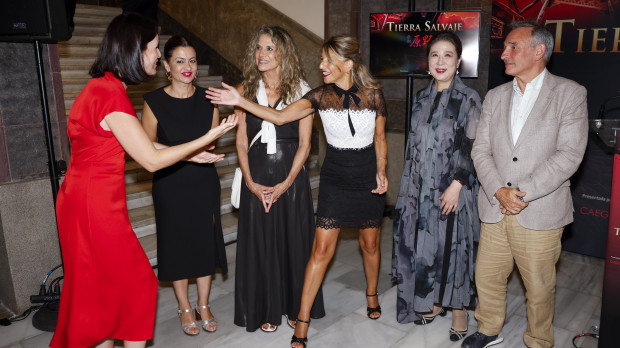 Yolanda Diaz and Sira Rego attending opera 