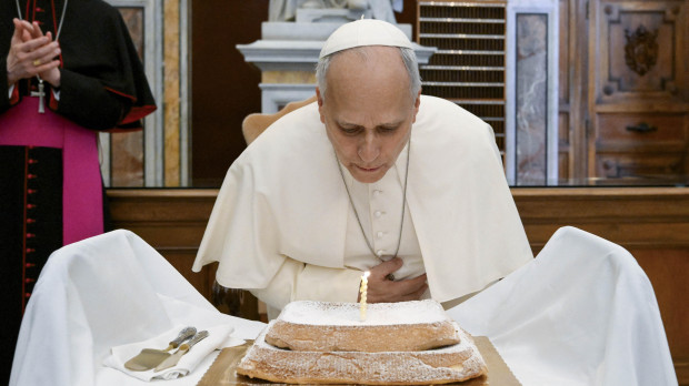 León XIV celebrando su 71.º cumpleaños en el Vaticano.