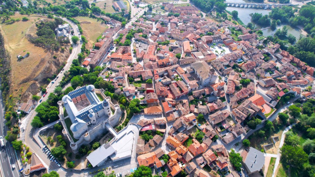 Vista aérea de la localidad vallisoletana de Simancas, el municipio más rico de Castilla y León