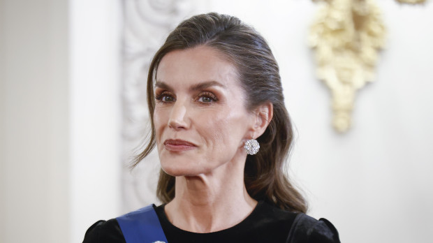 Spanish Queen Letizia attending State Gala Dinner on occasion of their State visit to Finland in Helsinki on Tuesday, 6 October 2026.
Broche de Sofia de Grecia