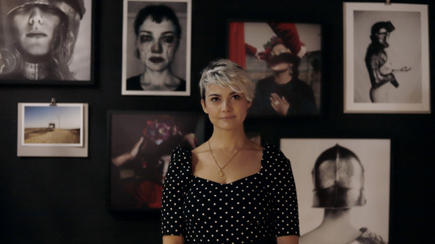 Lupe de la Vallina en su estudio en Madrid