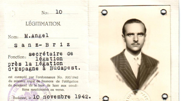 Pasaporte de Ángel Sanz Briz, embajador de España en Budapest en 1944