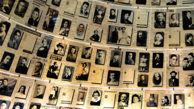Salón de los Nombres en el museo Yad Vashem, Jerusalén
