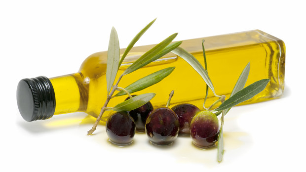 Para cocinar y aliñar, el aceite es oro líquido en nuestra dieta