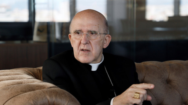 El cardenal Osoro durante la entrevista