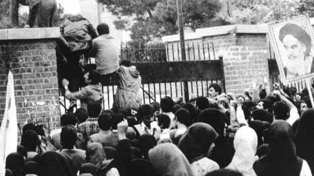 Estudiantes iraníes toman la Embajada de los Estados Unidos