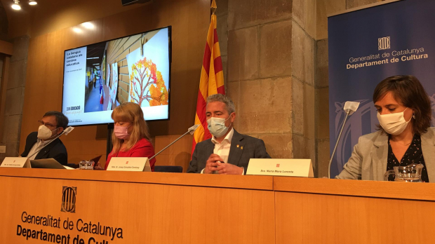 El secretario de Política Lingüística de la Generalitat, F. Xavier Vila, la consejera de Cultura, Natàlia Garriga, Educación, Josep Gonzàlez-Cambray, y la secretaria de Transfomación Educativa, Núria Mora