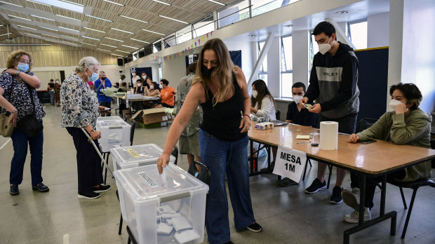 Votantes en Santiago durante las elecciones presidenciales