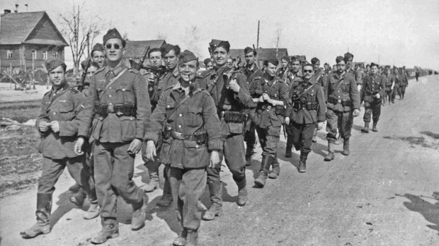 Reemplazos para la División Azul. Voluntarios españoles marchan hacia sus destinos