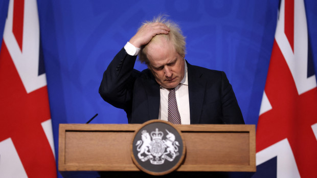 El primer ministro del Reino Unido, Boris Johnson, durante su comparecencia ante los medios de este sábado