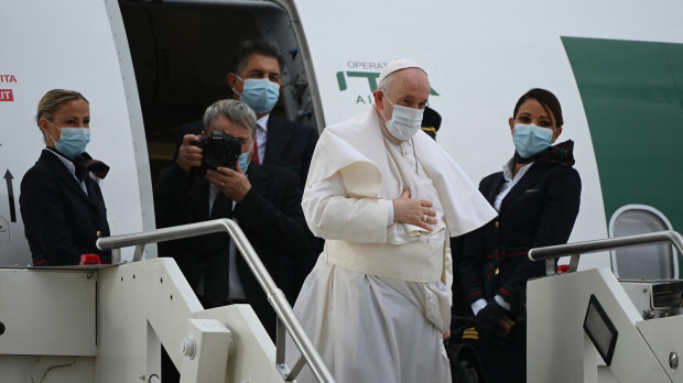 El Papa Francisco esta mañana desde el aeropuerto de Roma Fumicino rumbo a la isla de Chipre