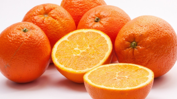 Durante la guerra civil y la posguerra española, era normal utilizar el albedo, la parte interior de la naranja para reconvertirla en una especie de patatas