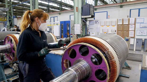 Una trabajadora industrial
