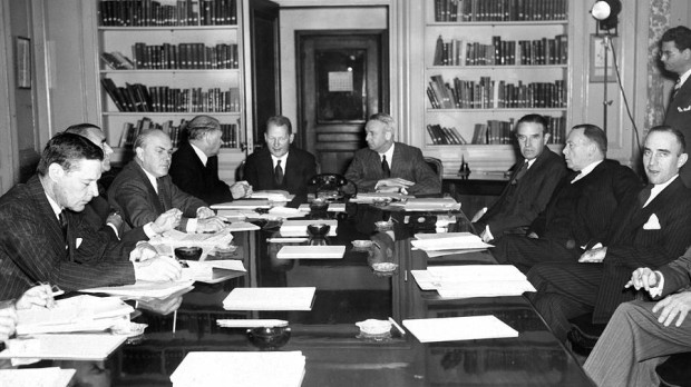 Inauguración de unas conferencias de alto nivel organizadas para coordinar la política de Estados Unidos en Europa y para intercambiar información sobre el Plan Marshall