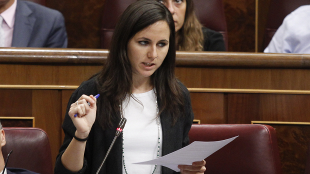Ione Belarra, actual ministra de Derechos Sociales y Agenda 2030, durante una sesión parlamentaria como diputada de Podemos, el 11 de October 2017