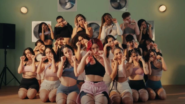 Rosalía en un fotograma del videoclip de 'Chicken Teriyaki'