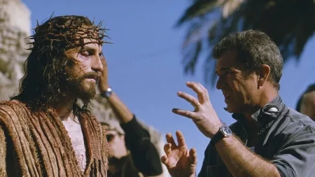 Mel Gibson junto a Jim Caviezel en el rodaje de La Pasión