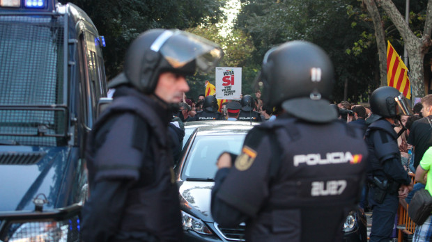 Policía Nacional en las protestas independentistas de Barcelona en 2017