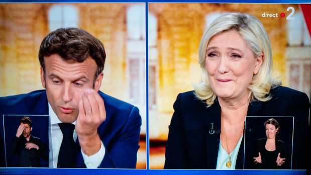 Direct Macron-Le Pen debate on TV. Paris, 2022-04-20. Photograph by Aline Morcillo / Hans Lucas. Emmanuel Macron y Marine Le Pen, candidatos a la Presidencia de Francia, durante su último debate televisivo