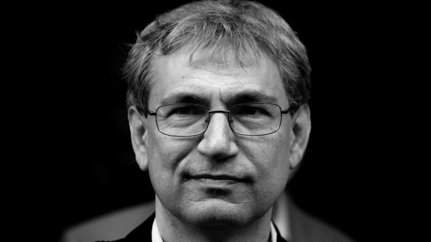 El escritor y ganador del Premio Nobel de Literatura 2006 Orhan Pamuk