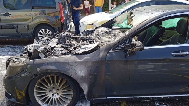 Así ha quedado el coche del edil del PP en Barcelona Josep Bou