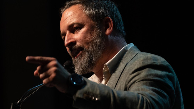 El líder de Vox, Santiago Abascal, participa en un acto en Cornellá de Llobregat