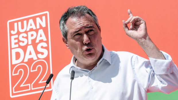 El candidato socialista, Juan Espadas, en un mitin este viernes en La Algaba (Sevilla)