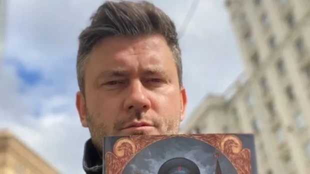 El escritor ruso Dmitri Glujovski, perseguido por Putin