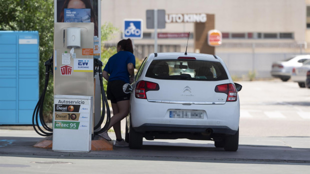 El precio de la gasolina supera claramente los 2 euros por litro