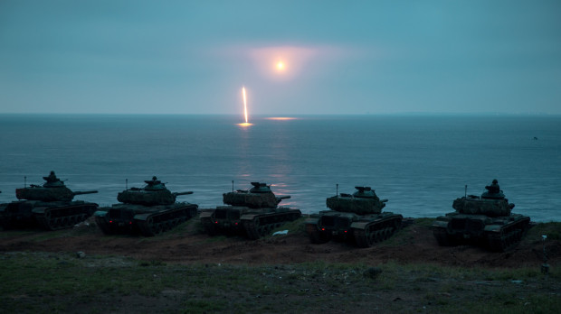El Ejército de Taiwán realiza entrenamientos militares en las costas y aguas del Estrecho de Taiwán