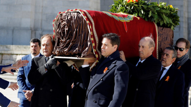 Exhumación de los restos de Franco del Valle de los Caídos, el 24 de octubre de 2019