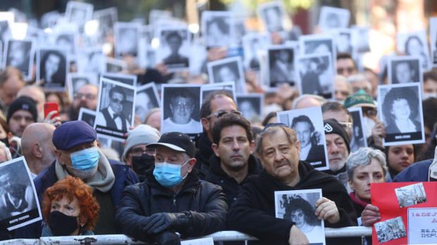 Manifestación en el 28 aniversario del atentado a las sedes de la AMIA y la DAIA