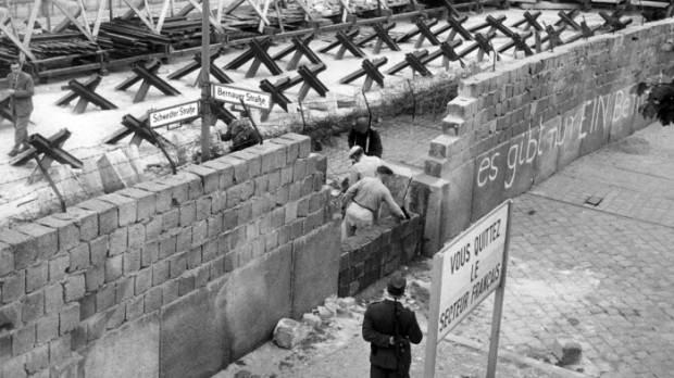 Construcción del Muro de Berlín