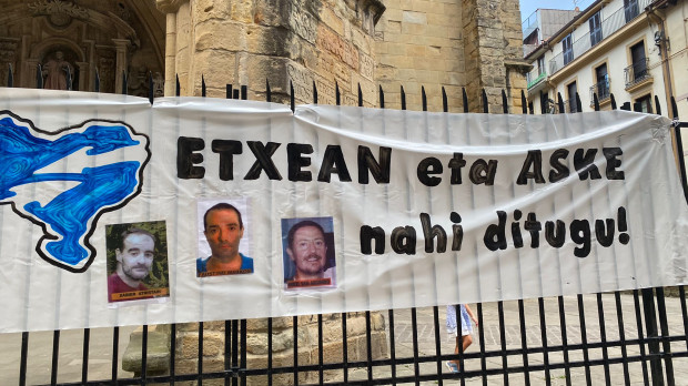 Pancarta aparecida en la parte vieja de San Sebastián