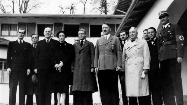 Los Duques de Windsor, junto a la cúpula Nazi