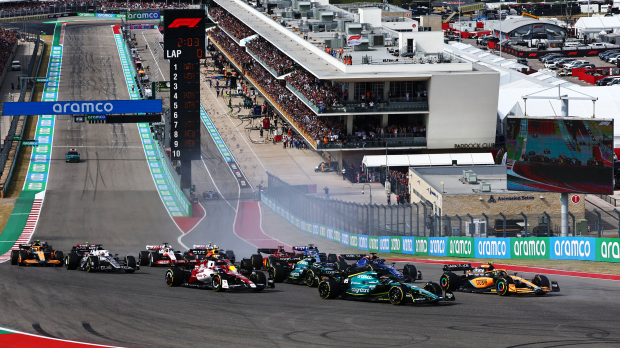 El momento de la salida de este GP de Estados Unidos: después de esta curva Sainz tuvo que abandonar