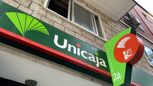 La reducción de costes refleja la materialización de sinergias derivadas de la aplicación de los planes de reestructuración de Unicaja