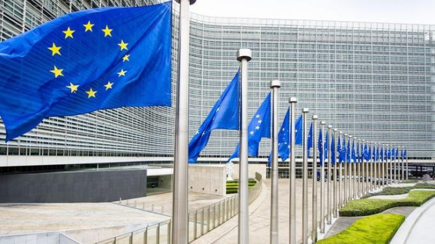 Banderas de la UE en la comisión europea